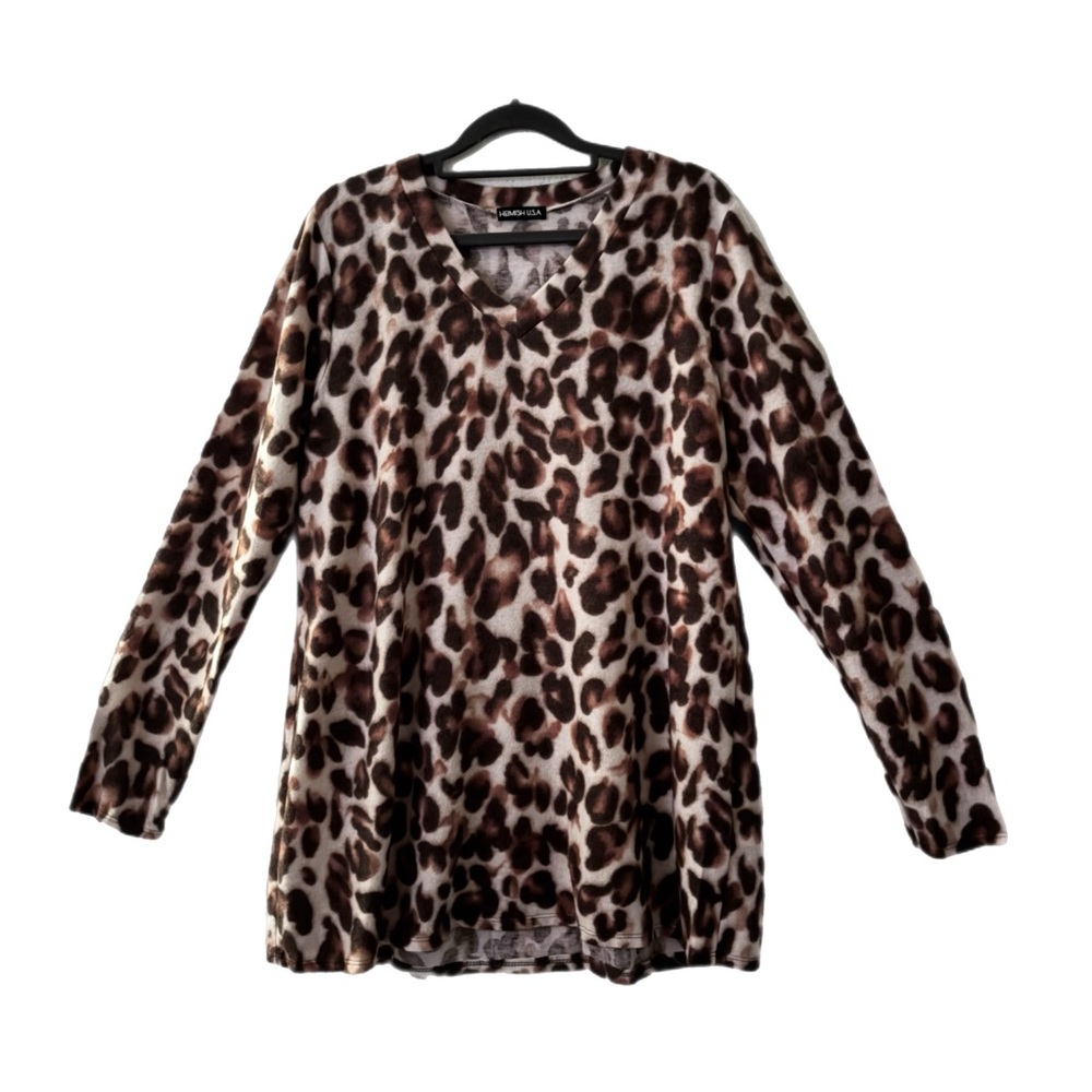 HEIMISH USA V-Neck Animal Print Top NWOT